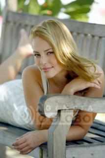 Paolla Oliveira feet photo thumbnail