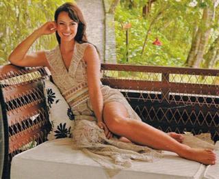 Paolla Oliveira feet photo thumbnail