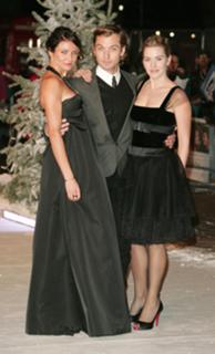 Kate Winslet feet photo thumbnail
