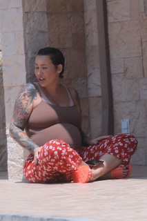 Amber Rose feet photo thumbnail
