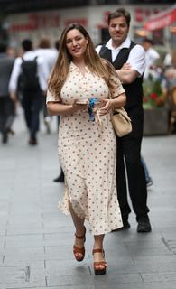 Kelly Brook feet photo thumbnail