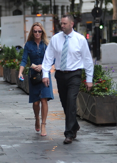 Amanda Holden feet photo thumbnail