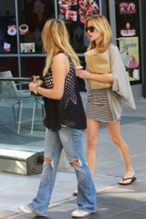 Kristin Cavallari feet photo thumbnail