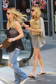 Kristin Cavallari feet photo thumbnail
