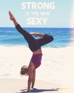 Denise Austin feet photo thumbnail