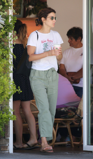 Cobie Smulders feet photo thumbnail