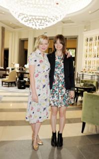 Kirsten Dunst feet photo thumbnail