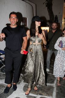 Adriana Lima feet photo thumbnail