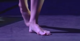 Lana Del Rey feet photo thumbnail