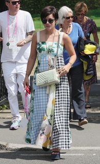 Lily Allen feet photo thumbnail