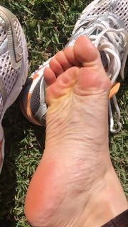 Alaine Crissiê feet photo thumbnail