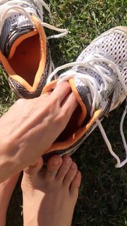 Alaine Crissiê feet photo thumbnail