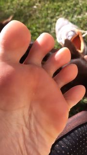 Alaine Crissiê feet photo thumbnail