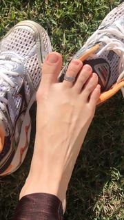 Alaine Crissiê feet photo thumbnail