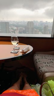 Heidi Klum feet photo thumbnail