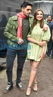Parineeti Chopra feet photo thumbnail