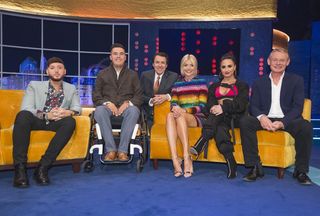 Holly Willoughby feet photo thumbnail