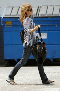 Jessica Biel feet photo thumbnail
