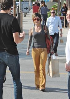Katherine von Drachenberg feet photo thumbnail