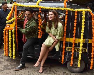 Parineeti Chopra feet photo thumbnail