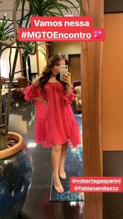Larissa Manoela feet photo thumbnail