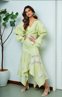 Kriti Sanon feet photo thumbnail