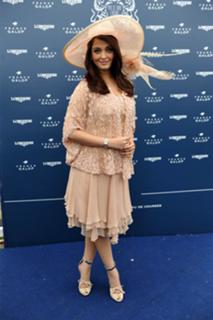 Aishwarya Rai Bachchan feet photo thumbnail