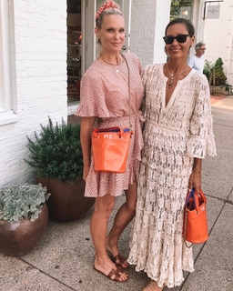Molly Sims feet photo thumbnail