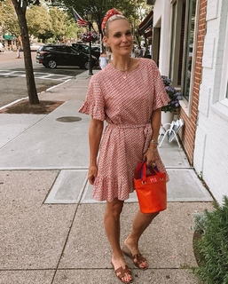 Molly Sims feet photo thumbnail