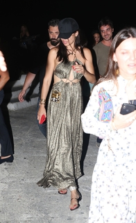 Adriana Lima feet photo thumbnail