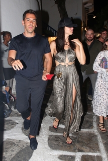 Adriana Lima feet photo thumbnail