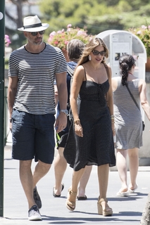 Sofía Vergara feet photo thumbnail