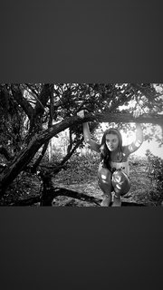 Juliana Paiva feet photo thumbnail