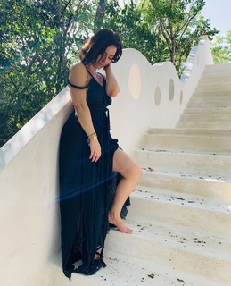Claudia Lizaldi feet photo thumbnail