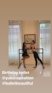 Phoebe Tonkin feet photo thumbnail