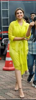 Parineeti Chopra feet photo thumbnail