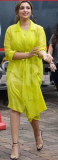 Parineeti Chopra feet photo thumbnail