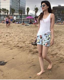 Kriti Sanon feet photo thumbnail
