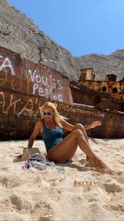 Federica Fontana feet photo thumbnail