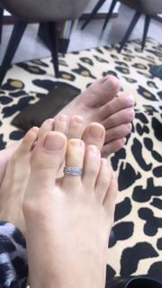 Alaine Crissiê feet photo thumbnail