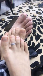 Alaine Crissiê feet photo thumbnail