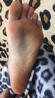 Alaine Crissiê feet photo thumbnail