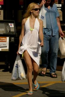 Kate Hudson feet photo thumbnail