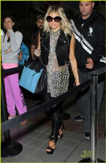 Fergie feet photo thumbnail