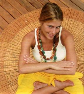 Carolina Dieckmann feet photo thumbnail