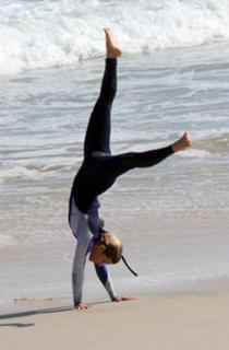 Carolina Dieckmann feet photo thumbnail