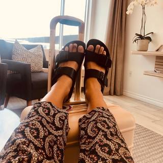 Jessica Alba feet photo thumbnail