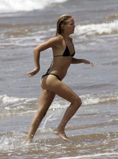 Kate Hudson feet photo thumbnail