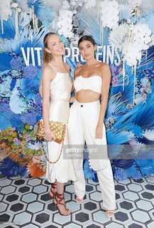 Candice Swanepoel feet photo thumbnail
