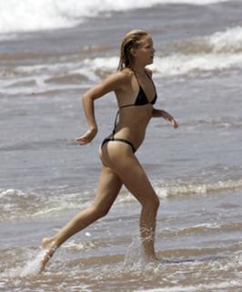 Kate Hudson feet photo thumbnail
